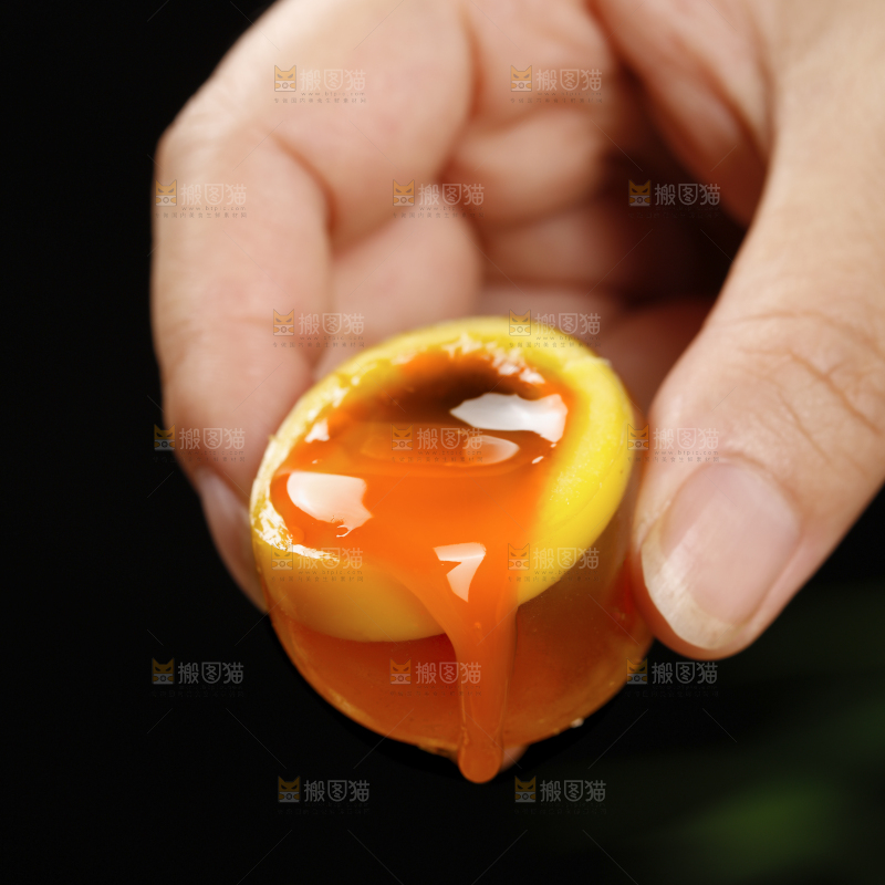 深底上的变蛋