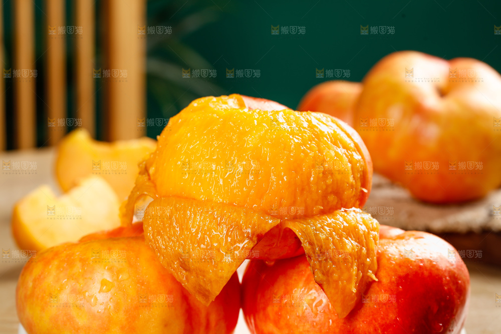 深底上的黄油蟠桃