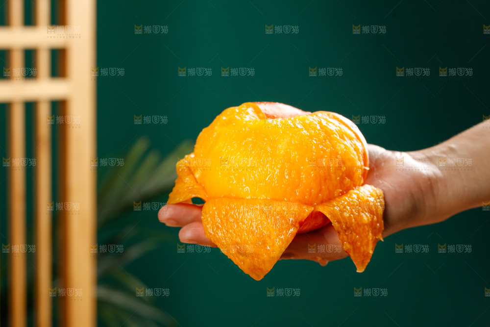 深底上的黄油蟠桃