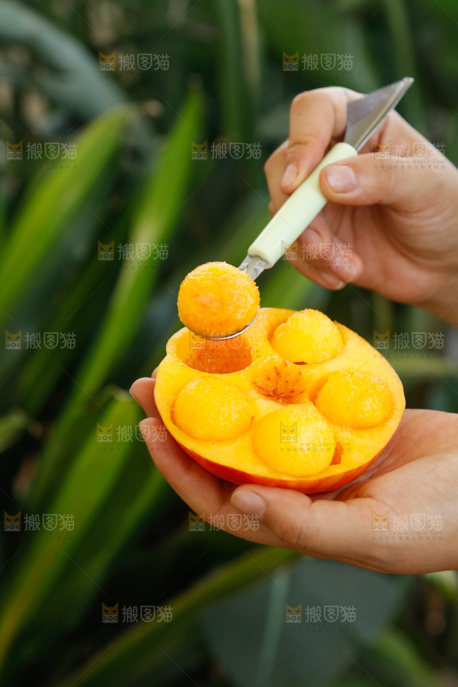 深底上的黄油蟠桃