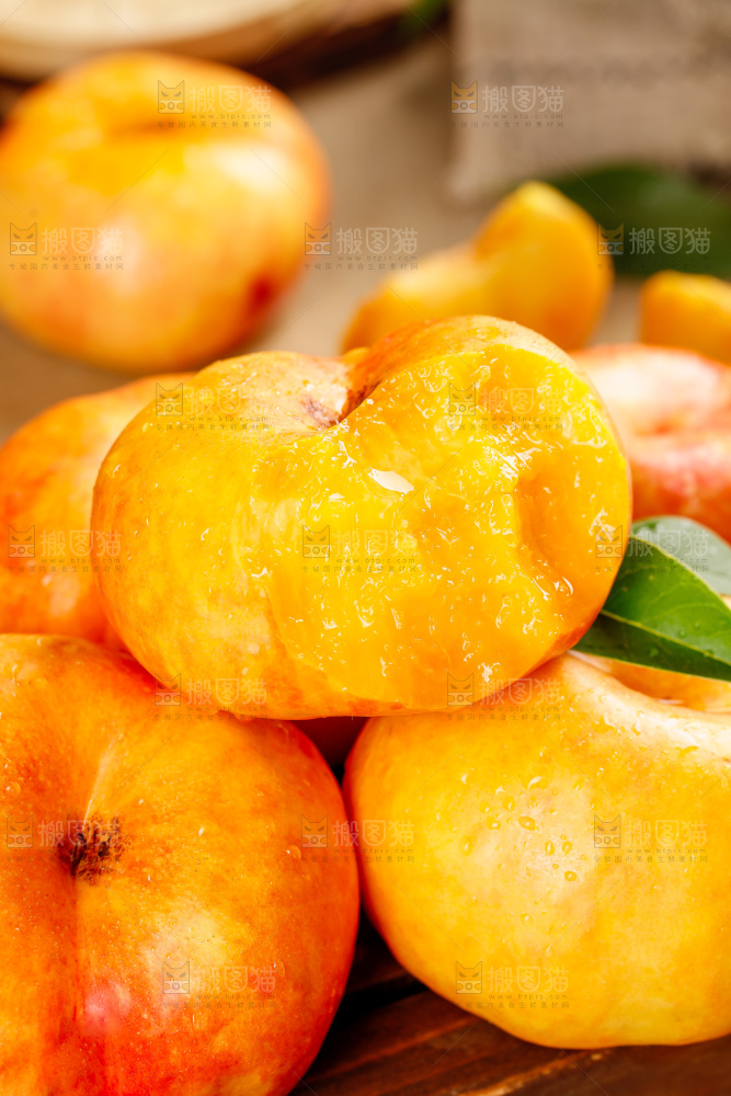 深底上的黄油蟠桃