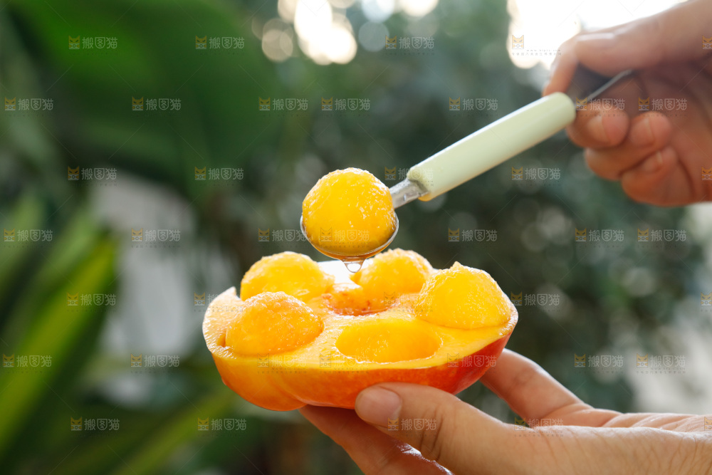 深底上的黄油蟠桃