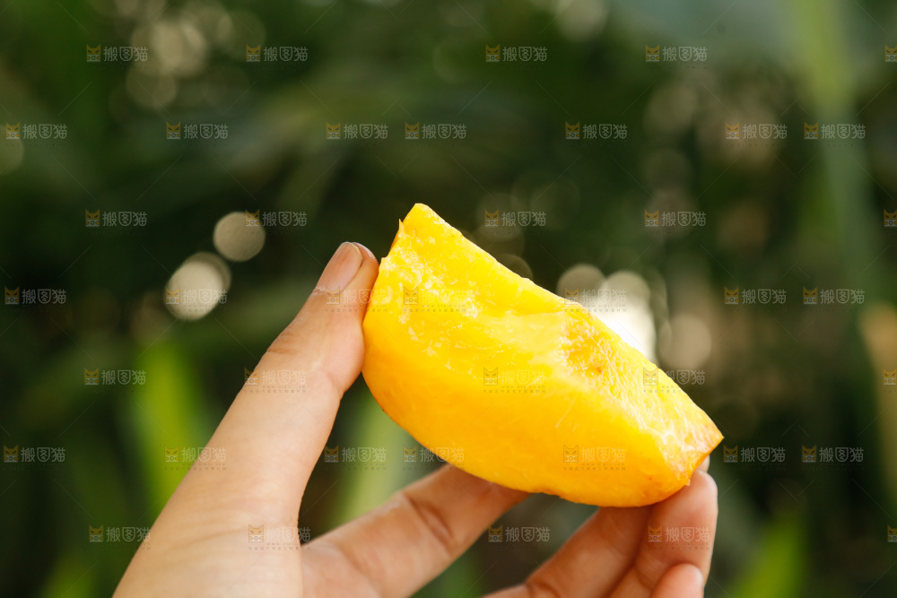 深底上的黄油蟠桃