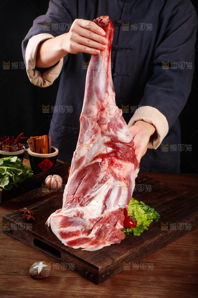 深底上的羊后腿