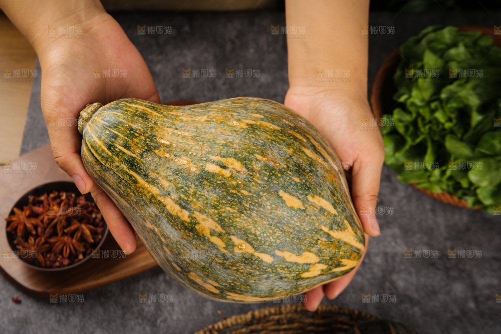 深底上的香芋南瓜
