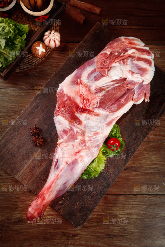 深底上的羊后腿