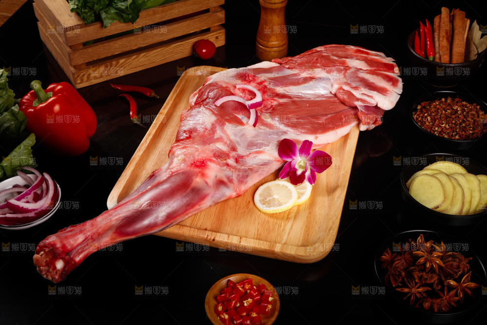 深底上的羊后腿