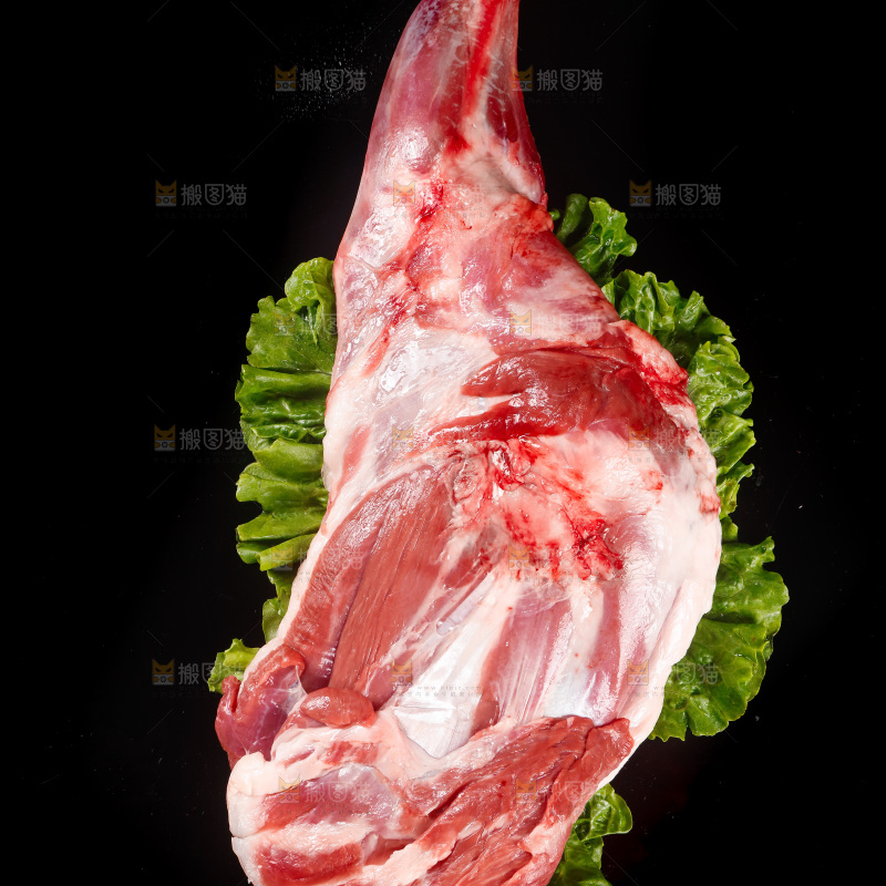 深底上的羊后腿