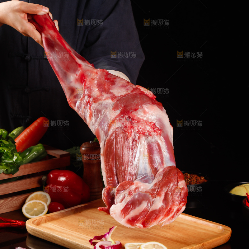 深底上的羊后腿