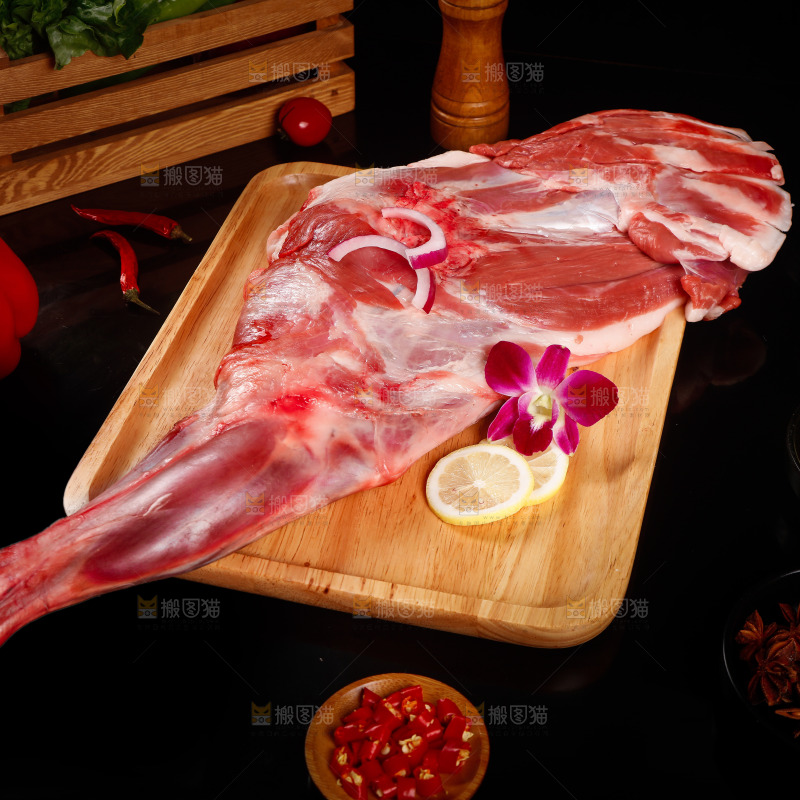 深底上的羊后腿