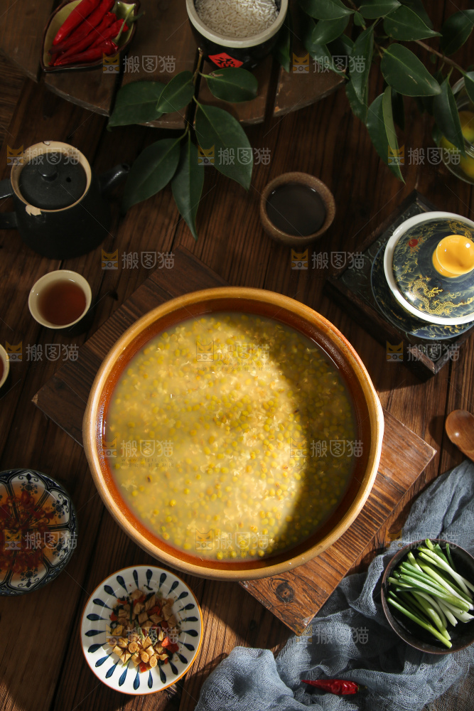 深底上的一碗绿豆汤