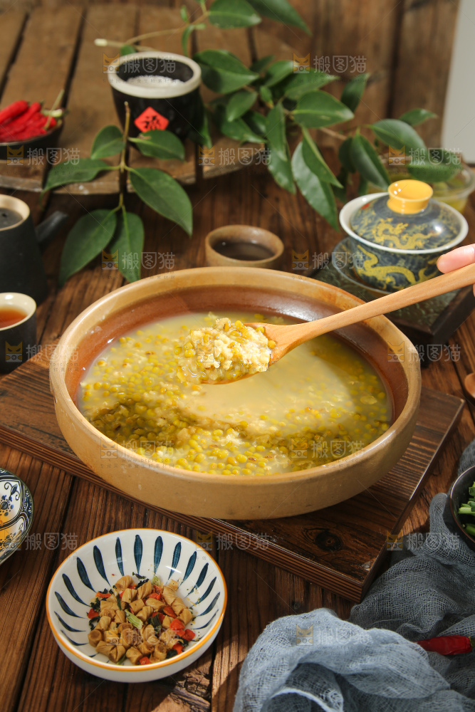 深底上的一碗绿豆汤