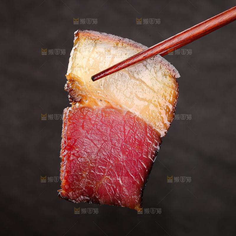 木底上的后腿腊肉