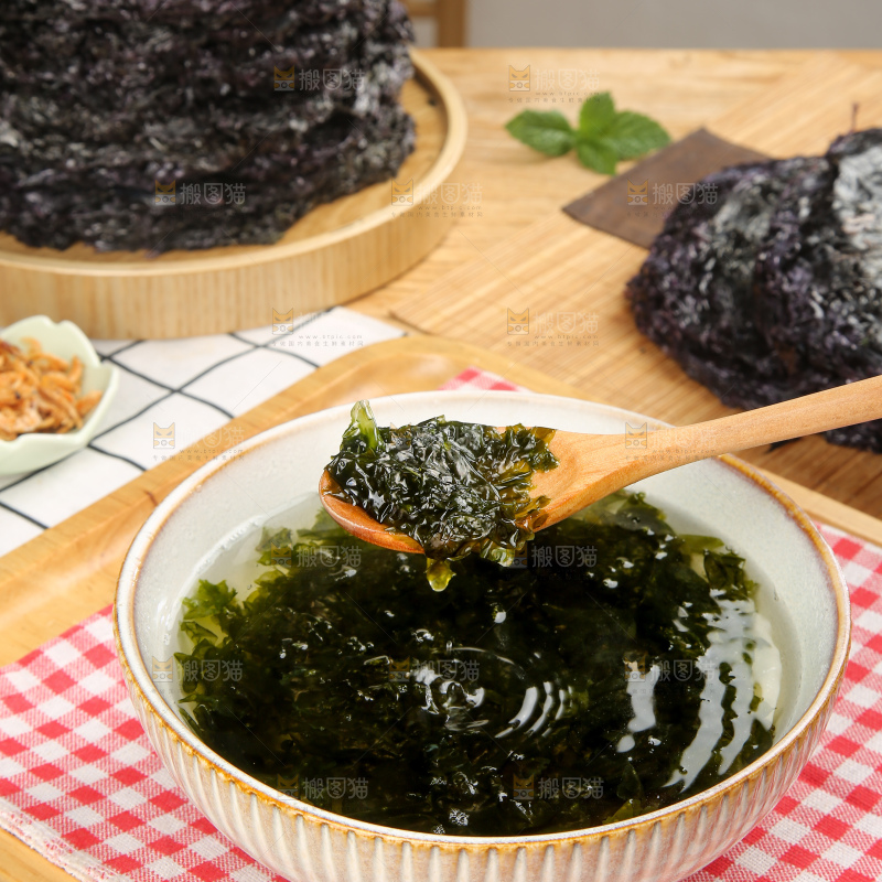 碗里的紫菜汤