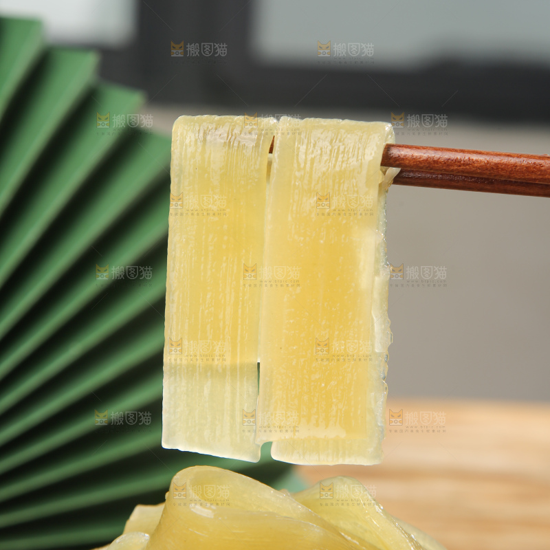 木底上的宽粉