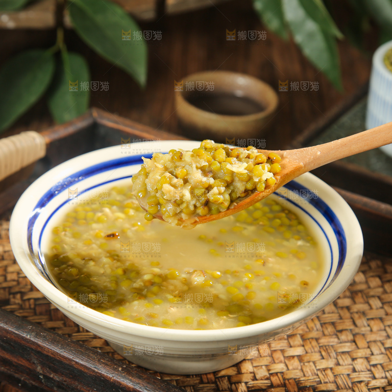 深底上的一碗绿豆汤