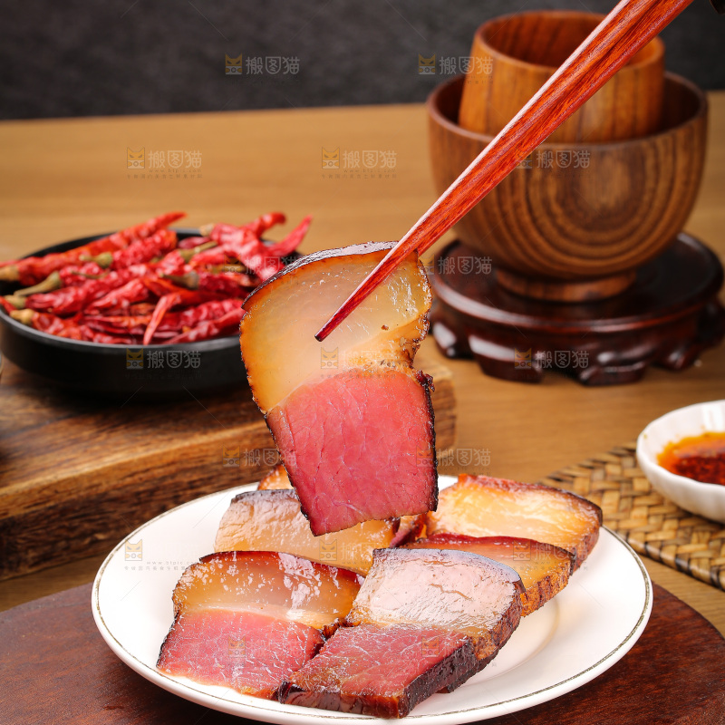 木底上的后腿腊肉