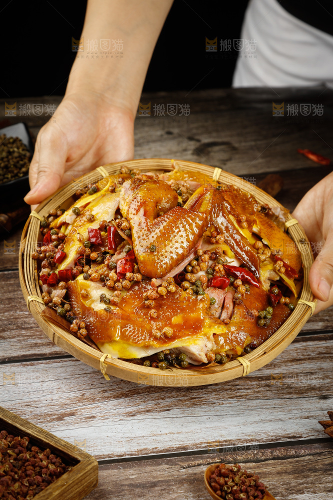 深底上的椒麻鸡