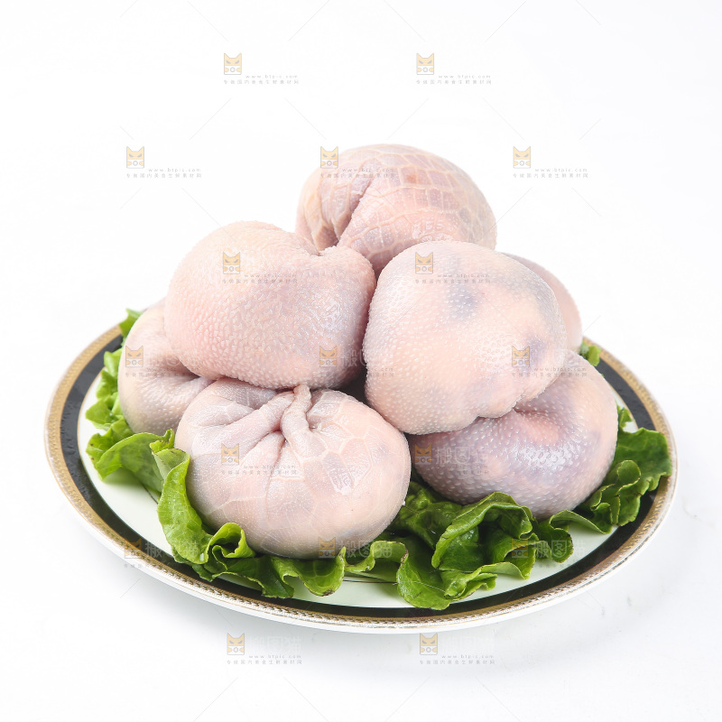 白底上的肚包肉