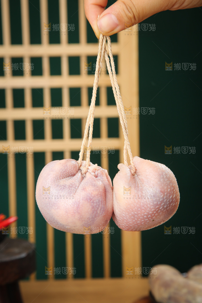 木底上的肚包肉