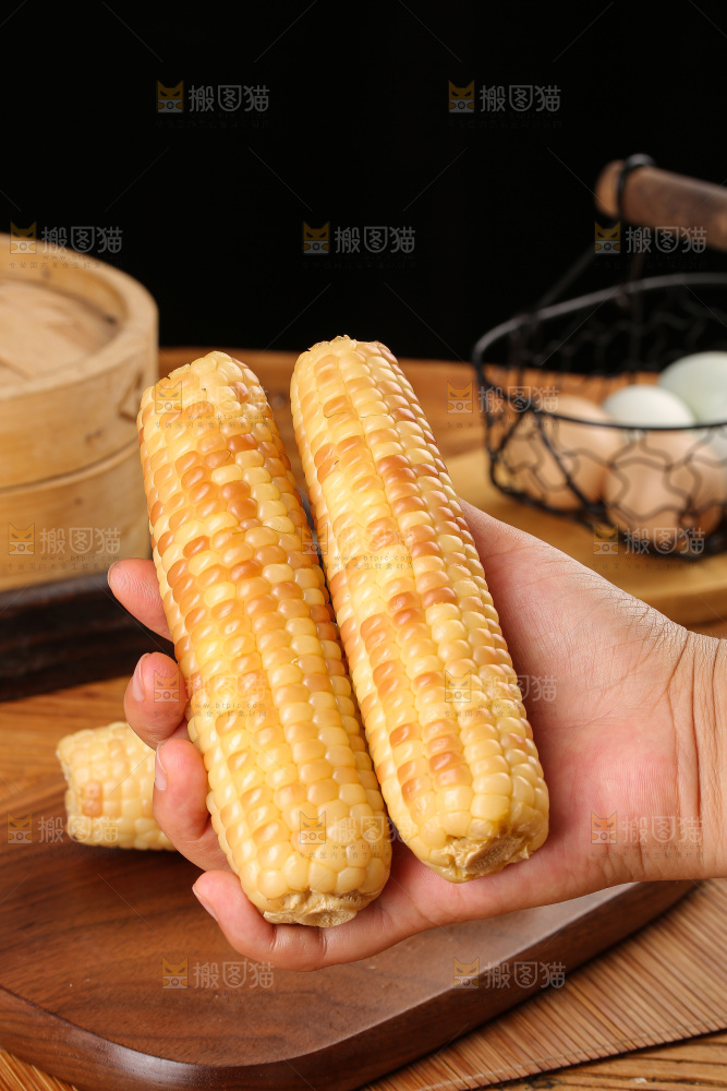 木底上的花糯玉米