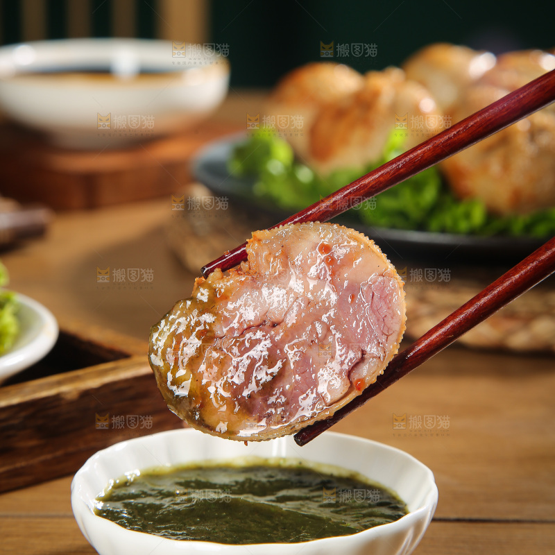木底上的肚包肉