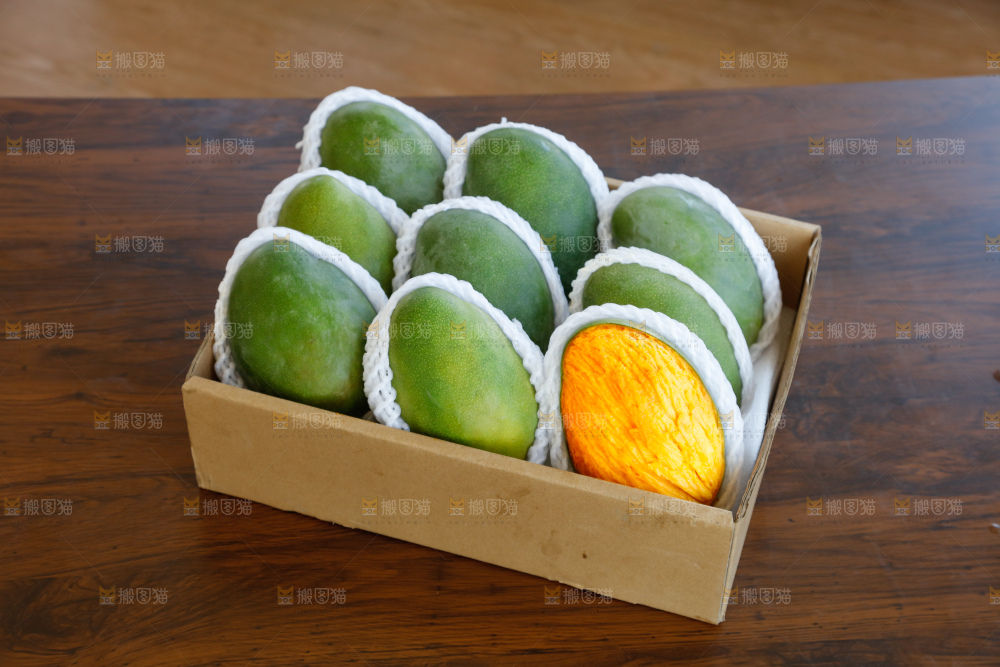 木底上的一箱凯特芒