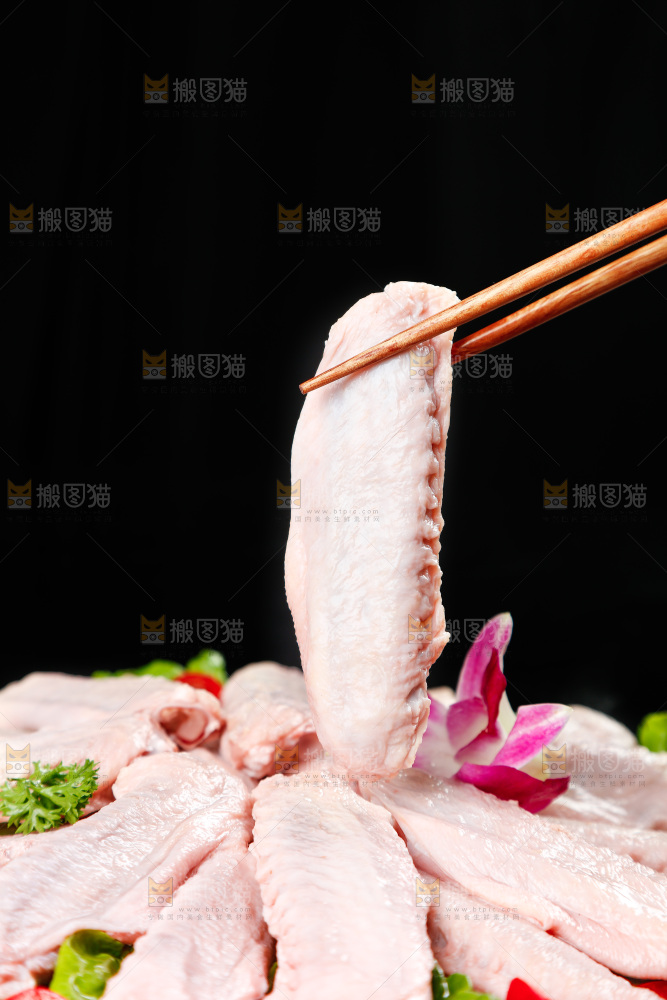 深底上的鸭翅中