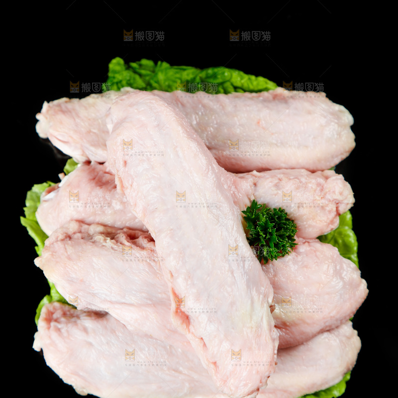 深底上的鸭翅中