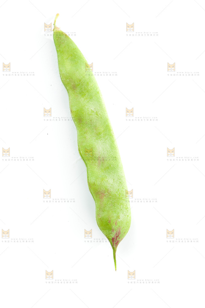 白底上的一点红油豆角