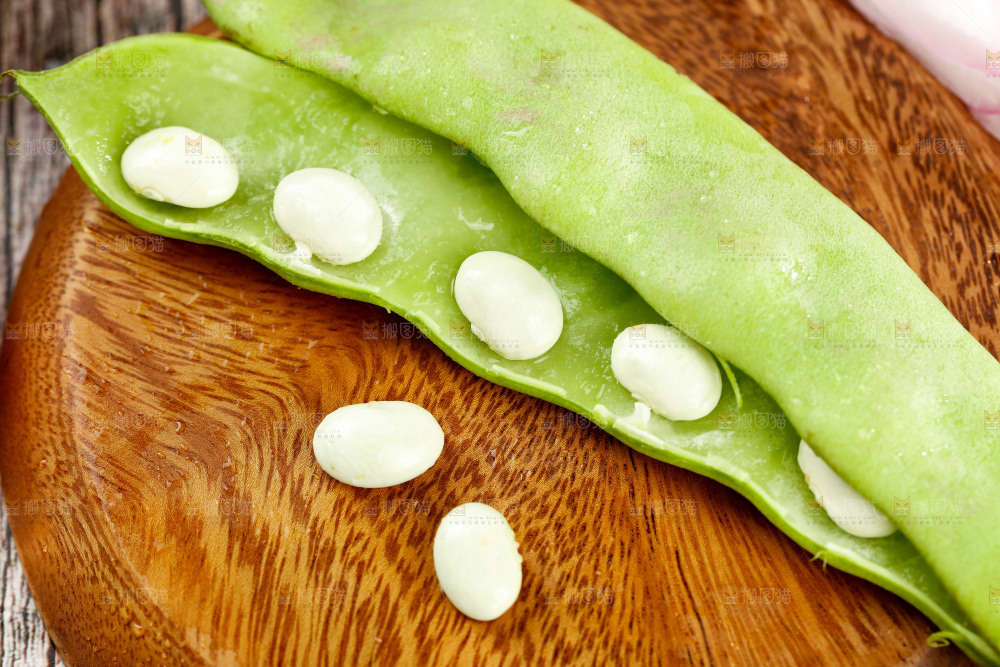 木底上的油豆角