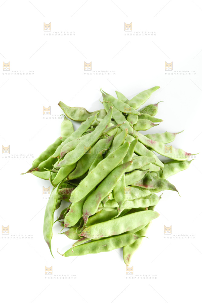 白底上的一点红油豆角