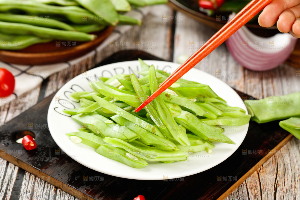 木底上的油豆角