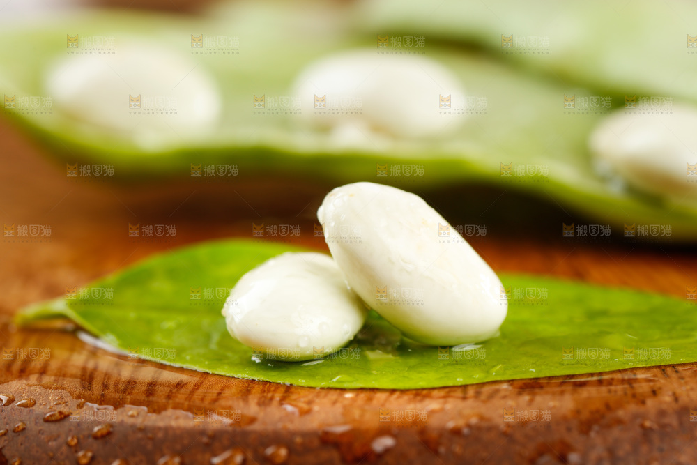 木底上的油豆角