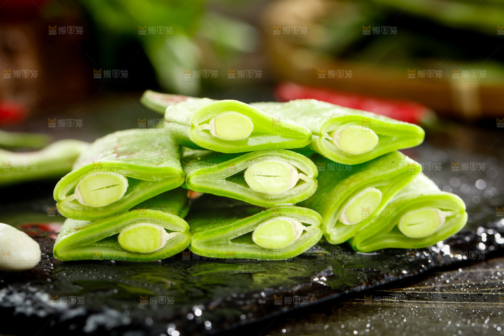 深底上的油豆角