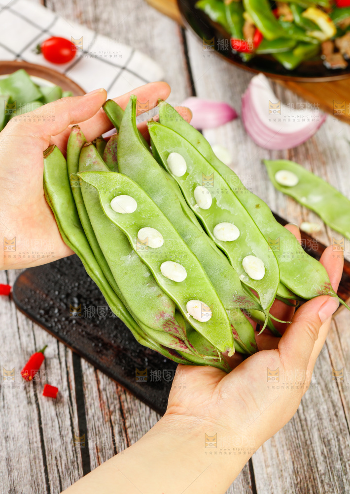 木底上的油豆角