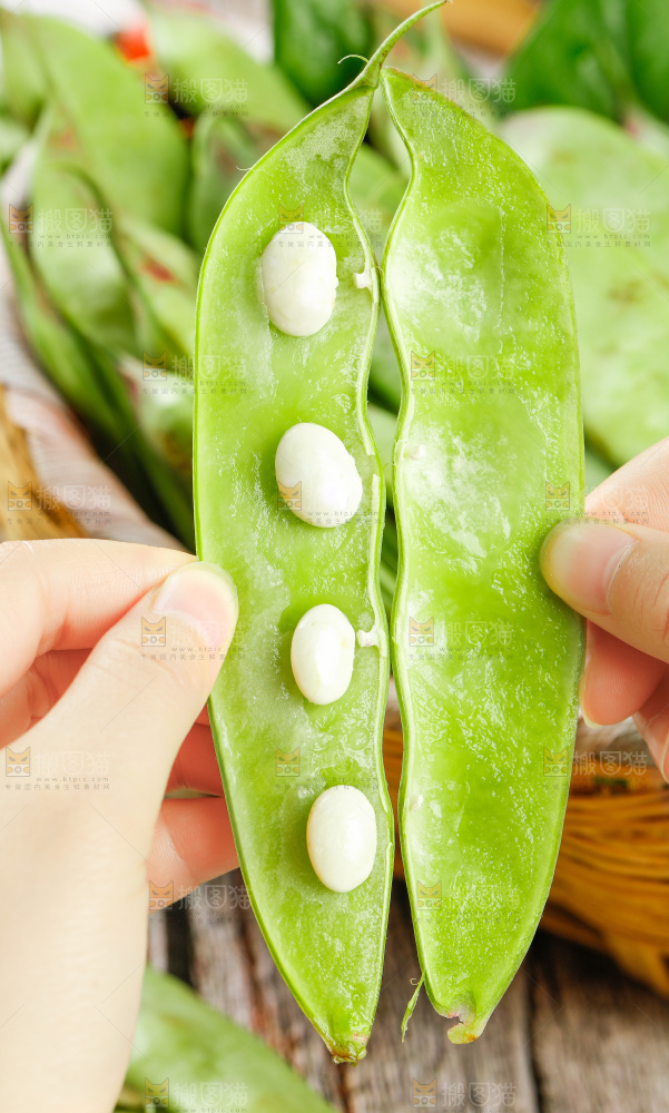 木底上的油豆角