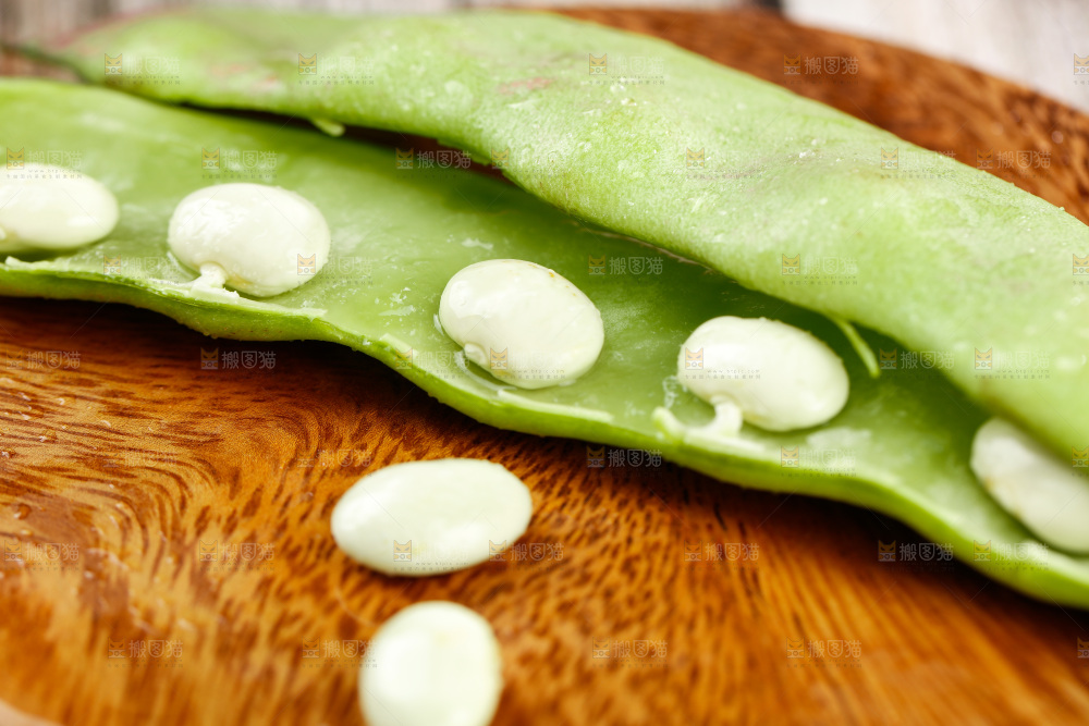 木底上的油豆角