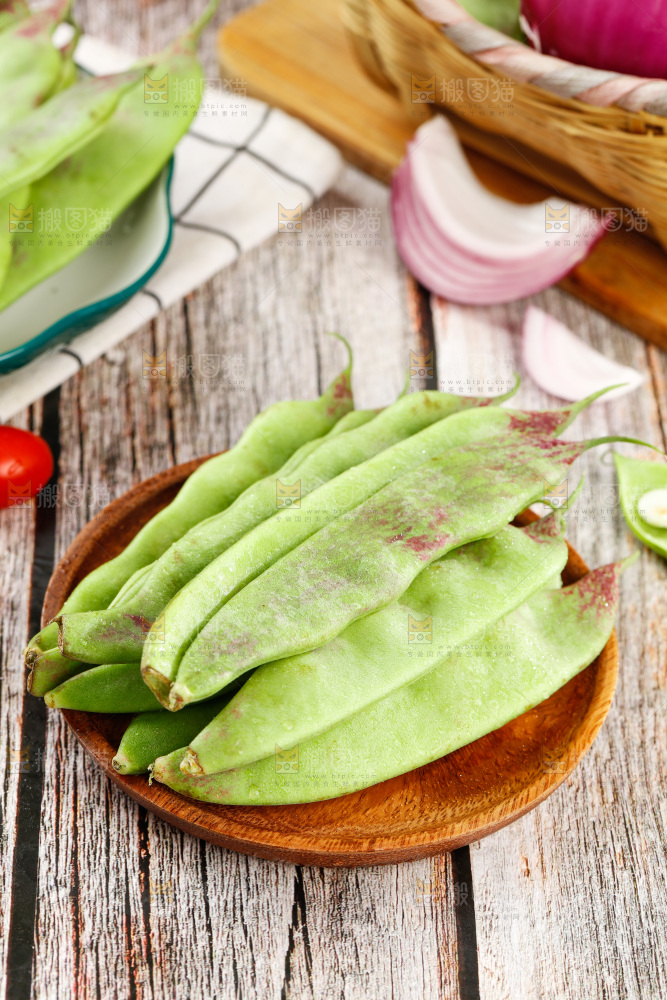 木底上的油豆角