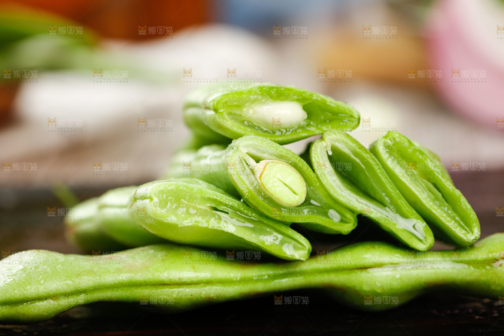 木底上的油豆角