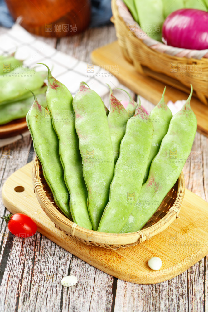 木底上的油豆角