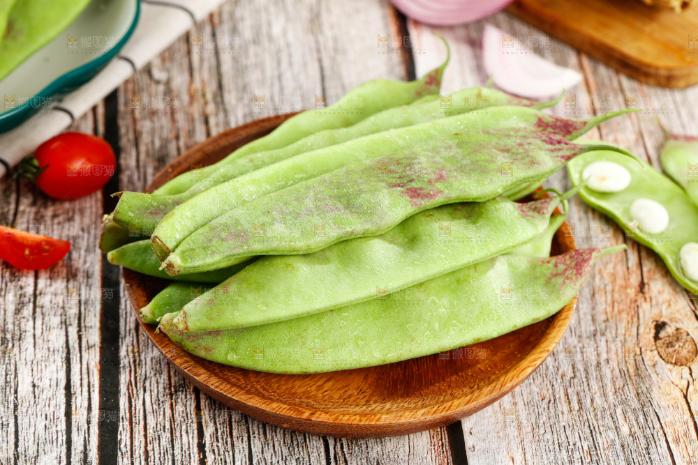 木底上的油豆角