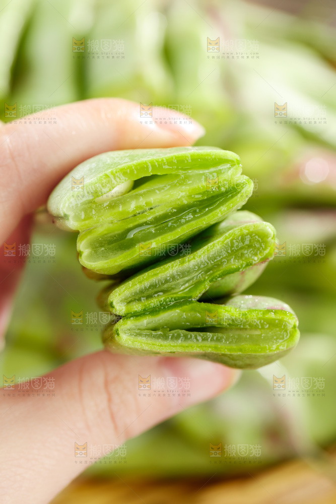 深底上的油豆角