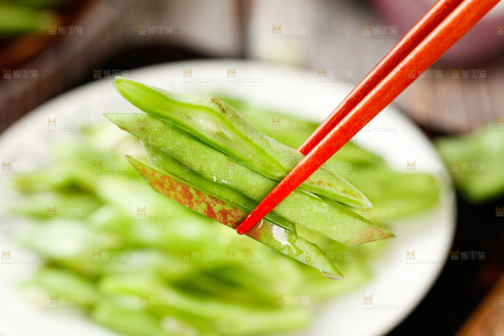 木底上的油豆角