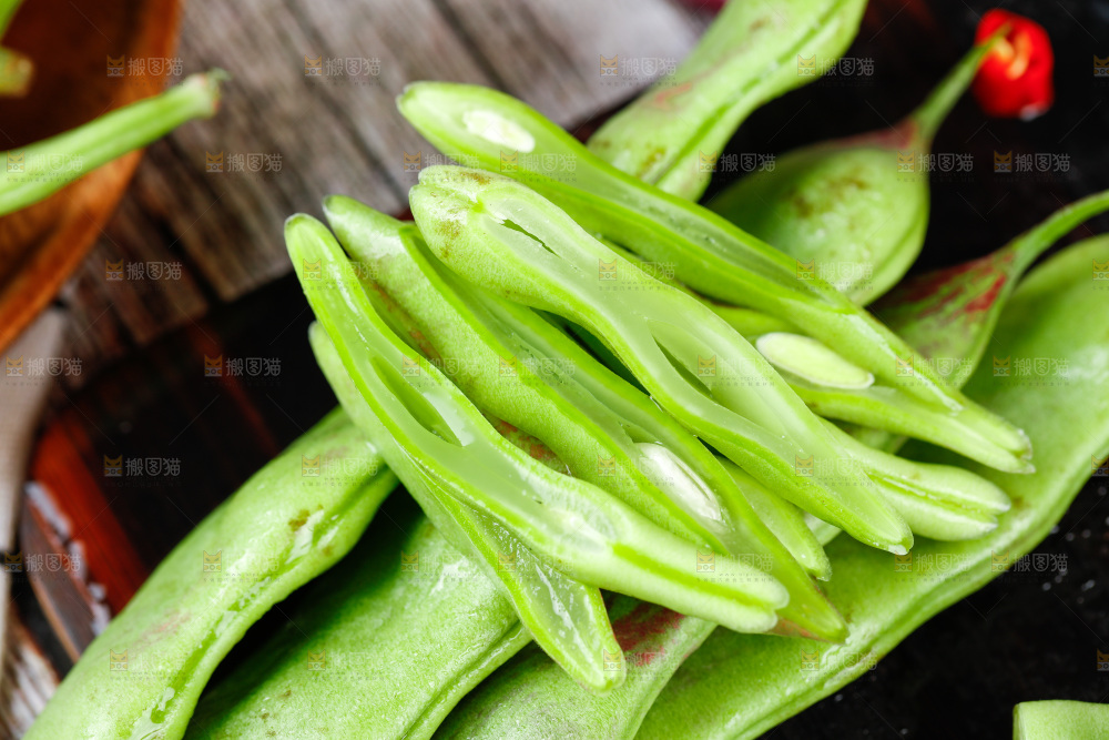 深底上的油豆角