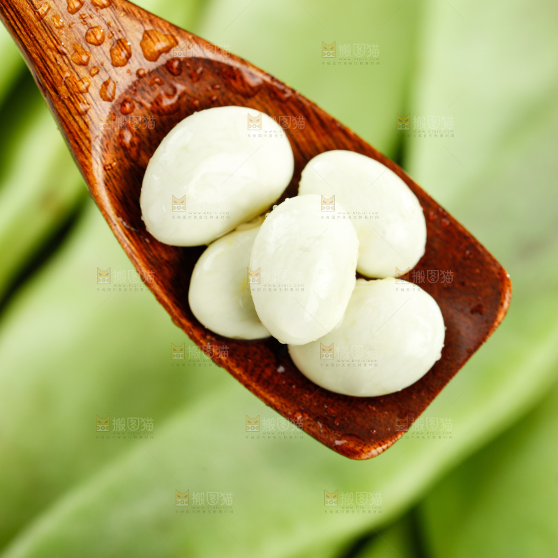 木底上的油豆角