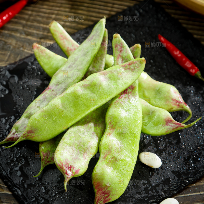 深底上的油豆角