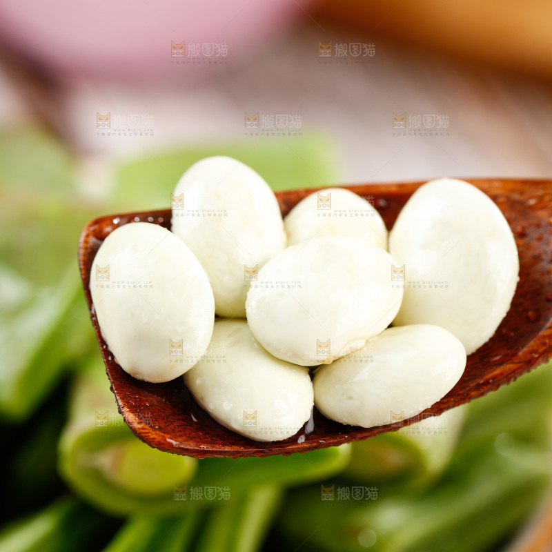 木底上的油豆角