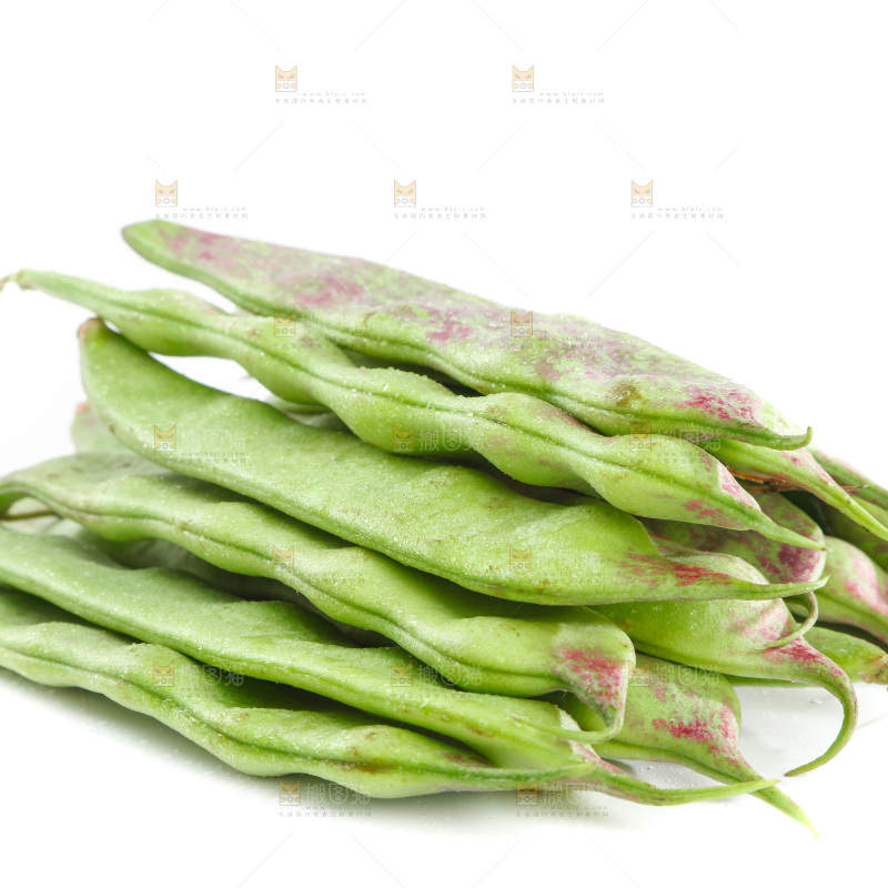 白底上的一点红油豆角