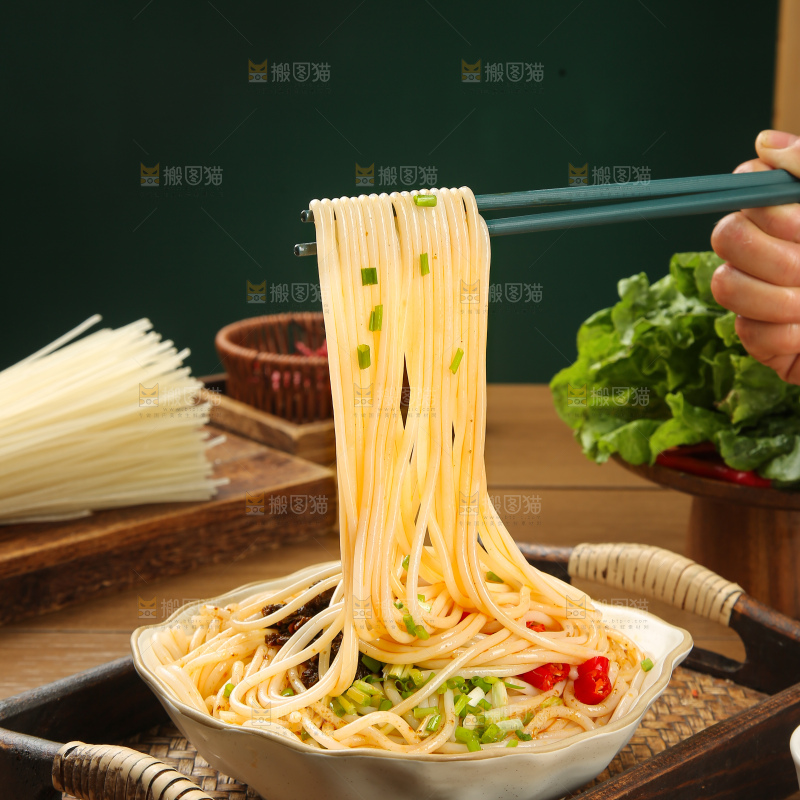 碗里的拌米粉